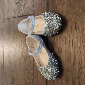 Size 6C Sparkly Dress Shoe!